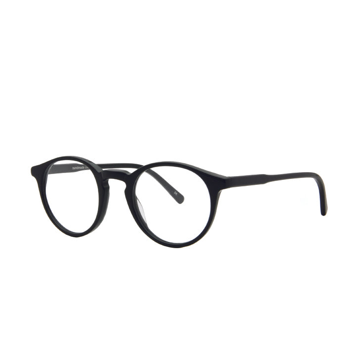 Classic black round glasses with keyhole bridge and P3 shape.